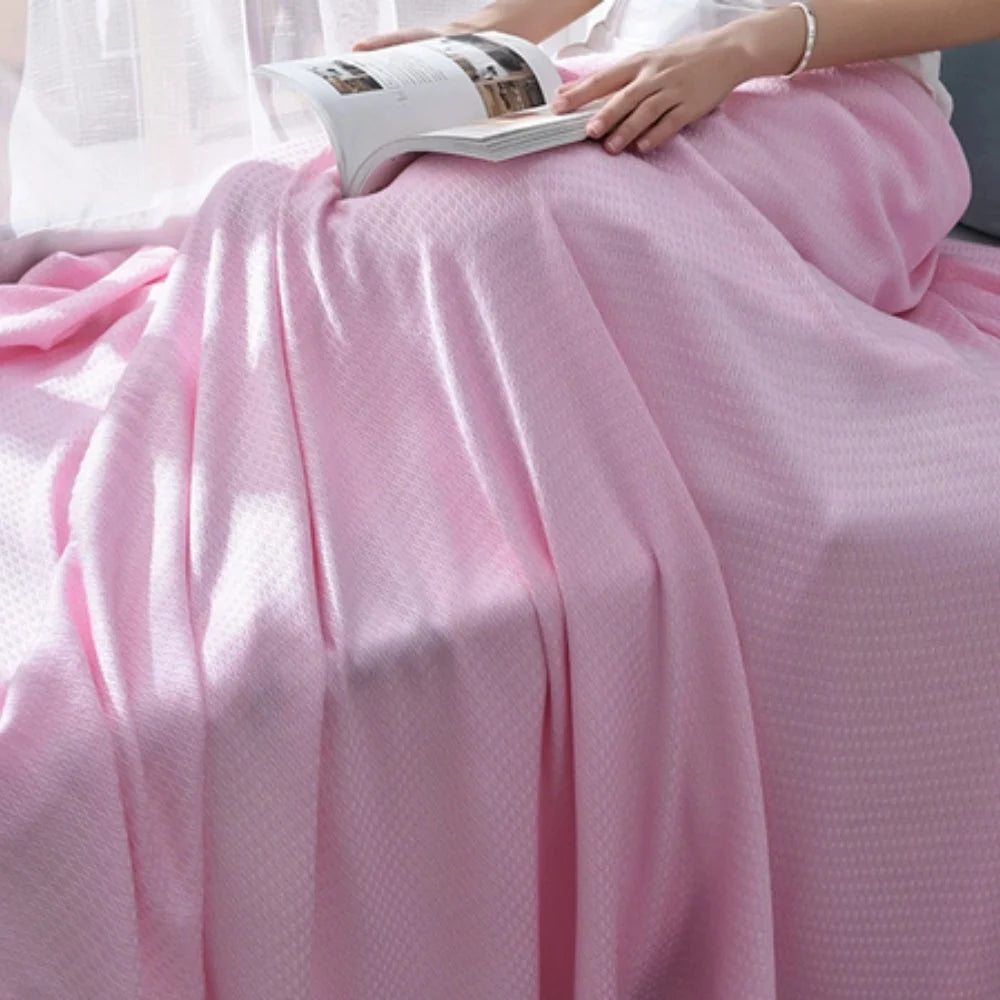 Cooling Blanket Bamboo Heat-Wicking Lightweight & Machine Washable