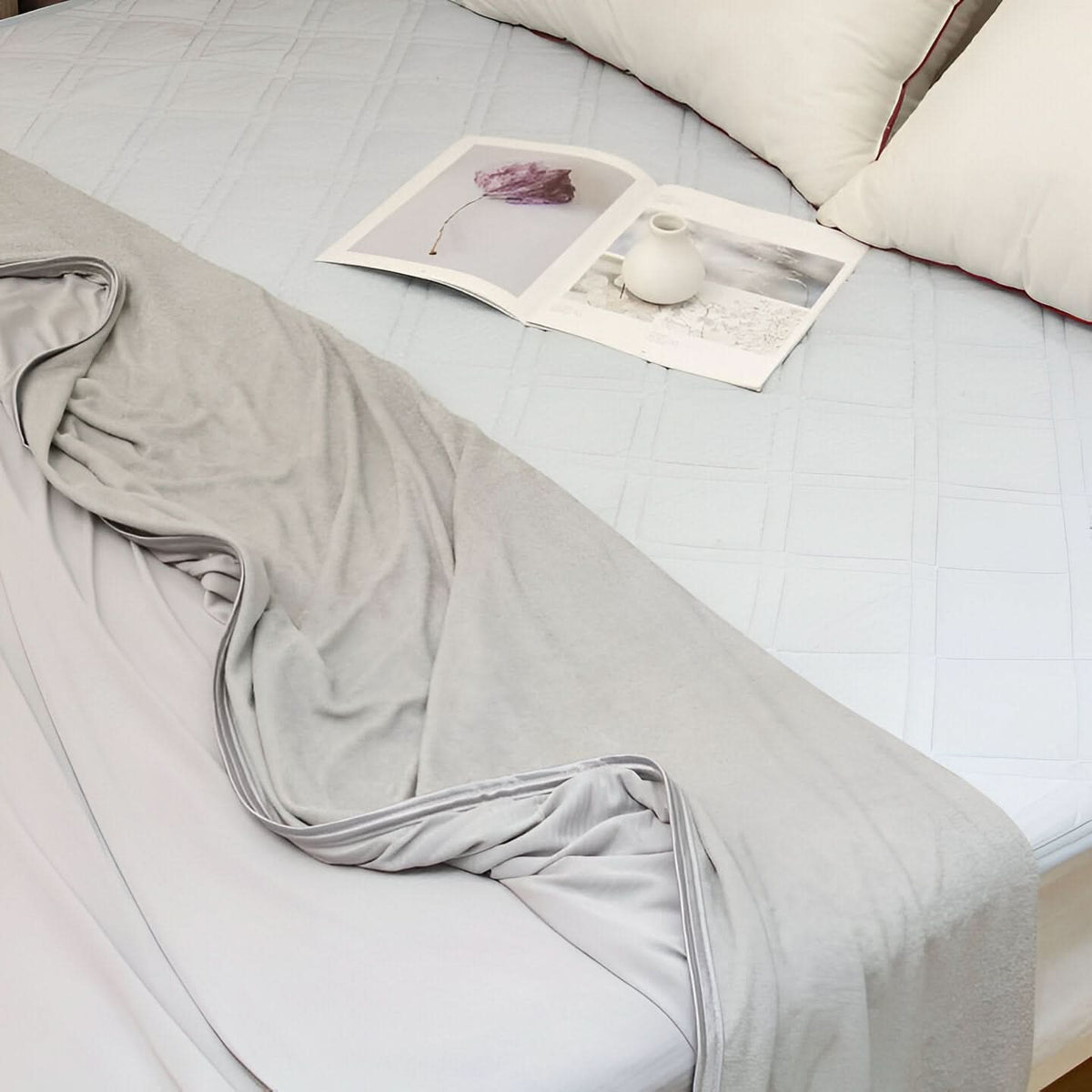 Cooling Blanket Breathable Cotton Advanced Cooling Fibers