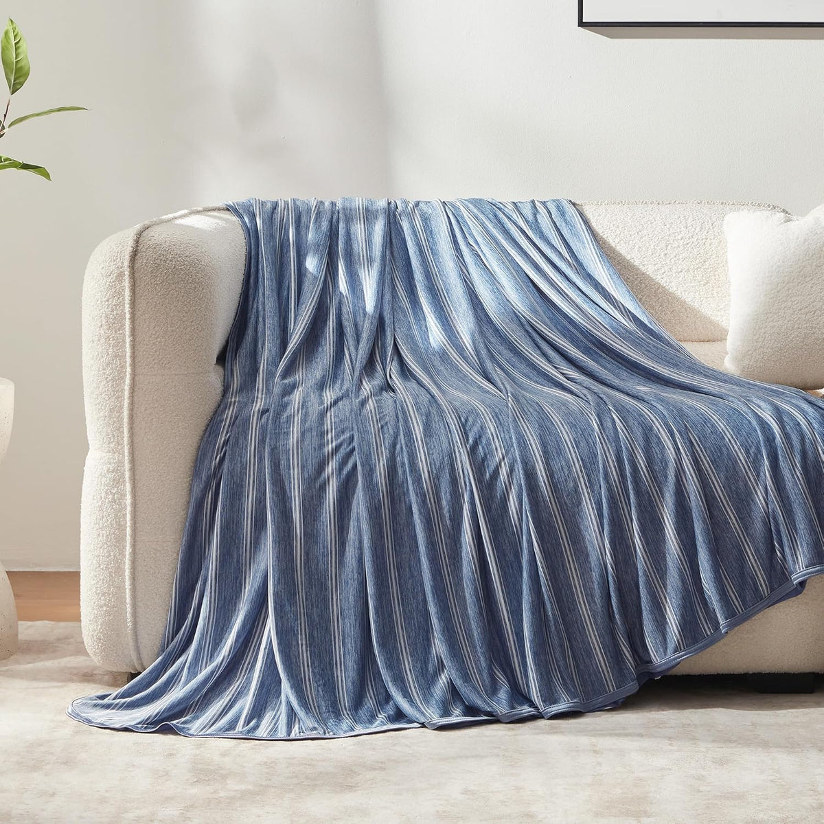 Cooling Blanket Double-Sided Cooling Moisture-Wicking & Fast-Drying