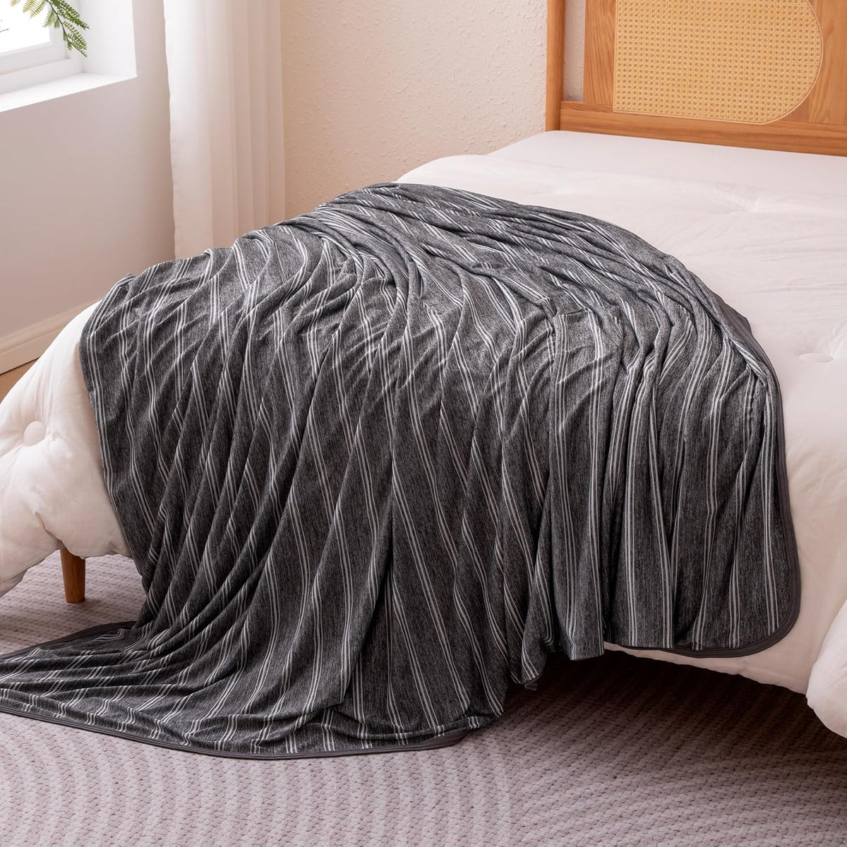 Cooling Blanket Double-Sided Lightweight Nylon & Polyester