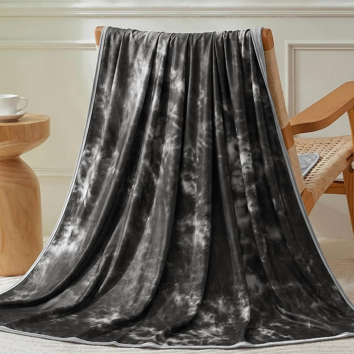 Cooling Blanket Instant Cool-To-Touch Moisture-Wicking