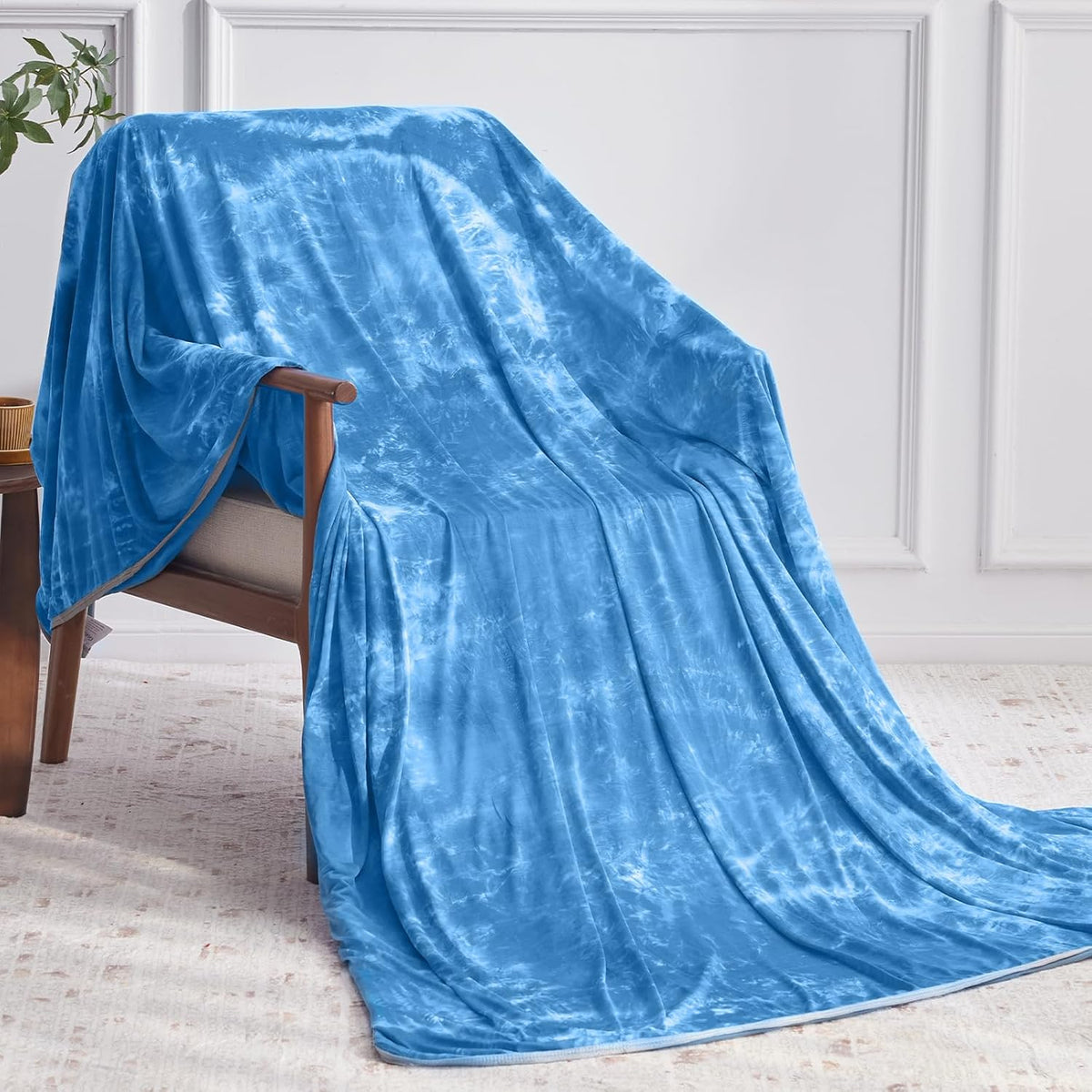 Cooling Blanket Instant Cool-To-Touch Moisture-Wicking