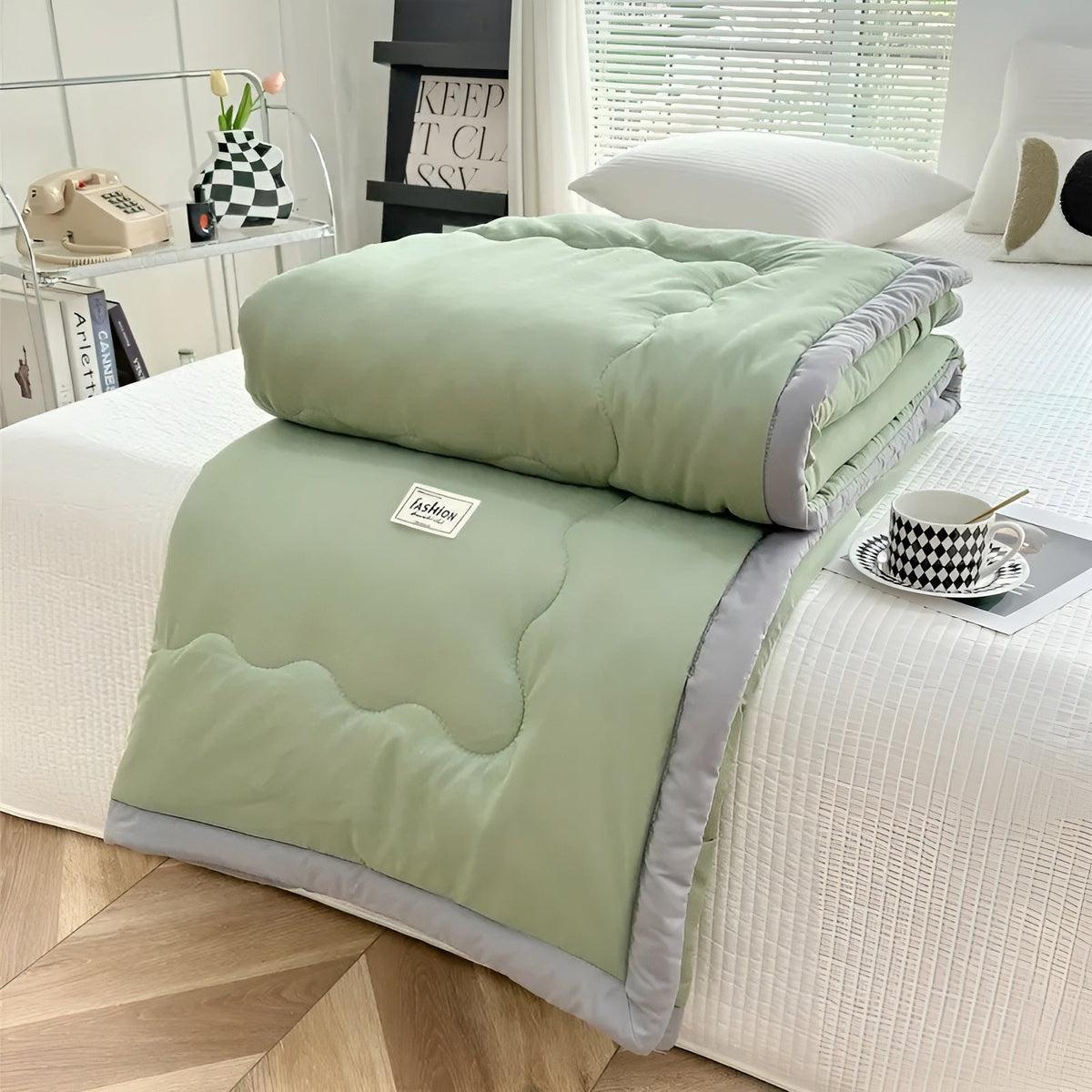 Cooling Blanket Lightweight Breathable Polyester Machine Washable