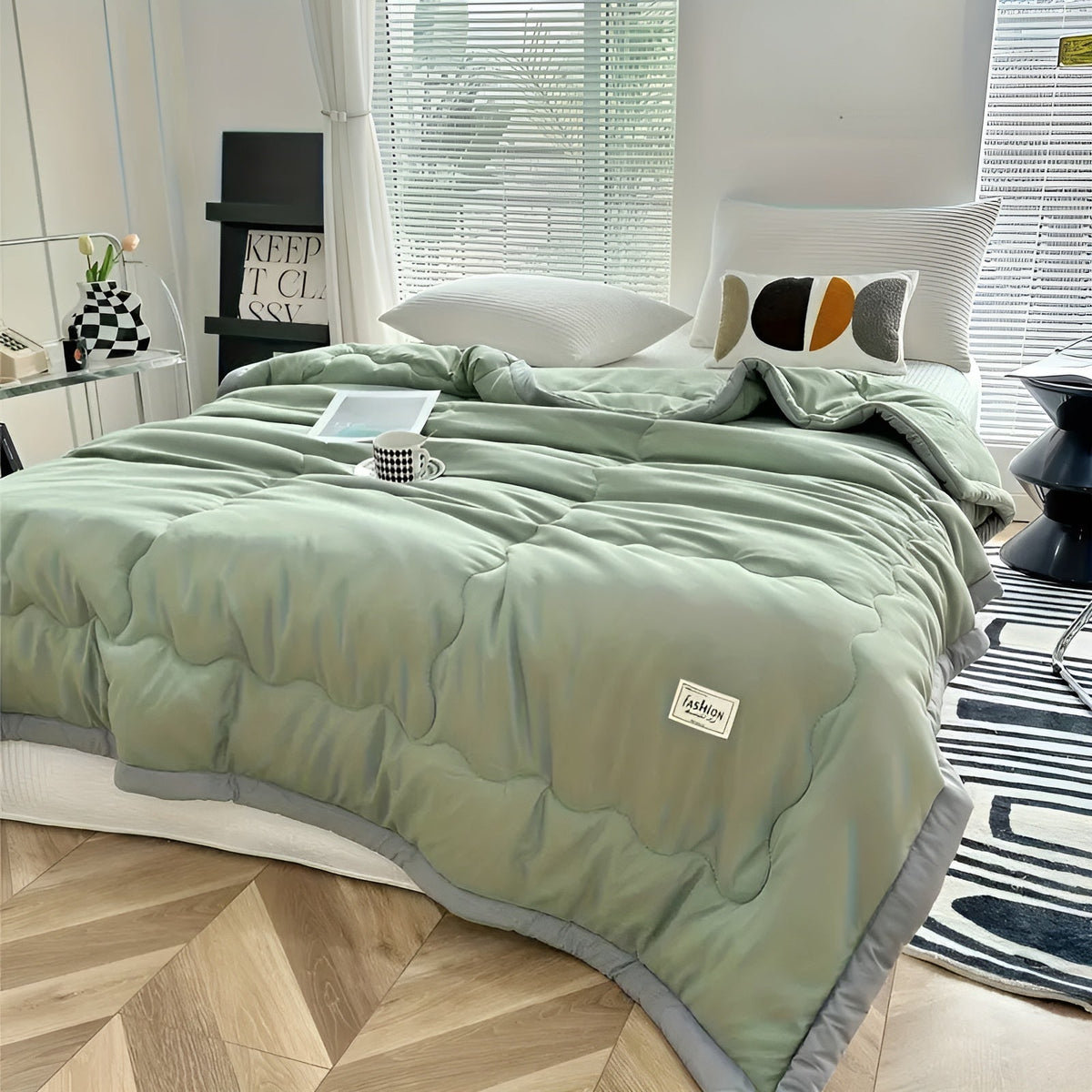 Cooling Blanket Lightweight Breathable Polyester Machine Washable