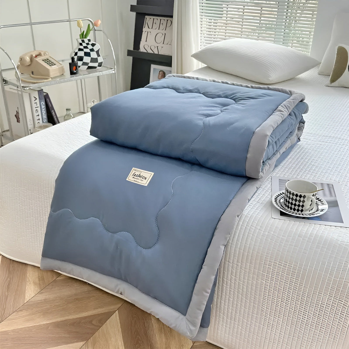 Cooling Blanket Lightweight Breathable Polyester Machine Washable