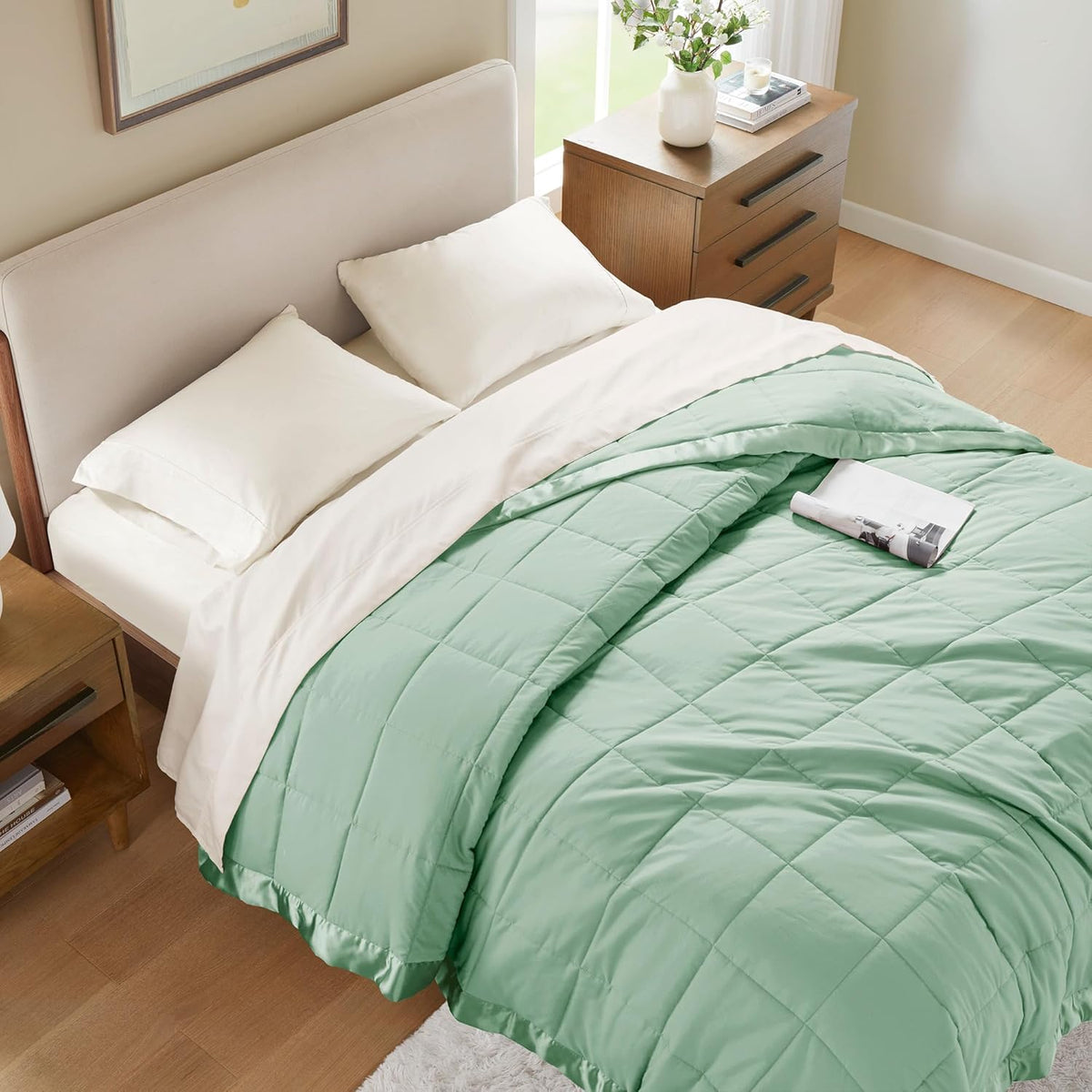 Cooling Blanket Moisture-Wicking Microfiber Down Alternative