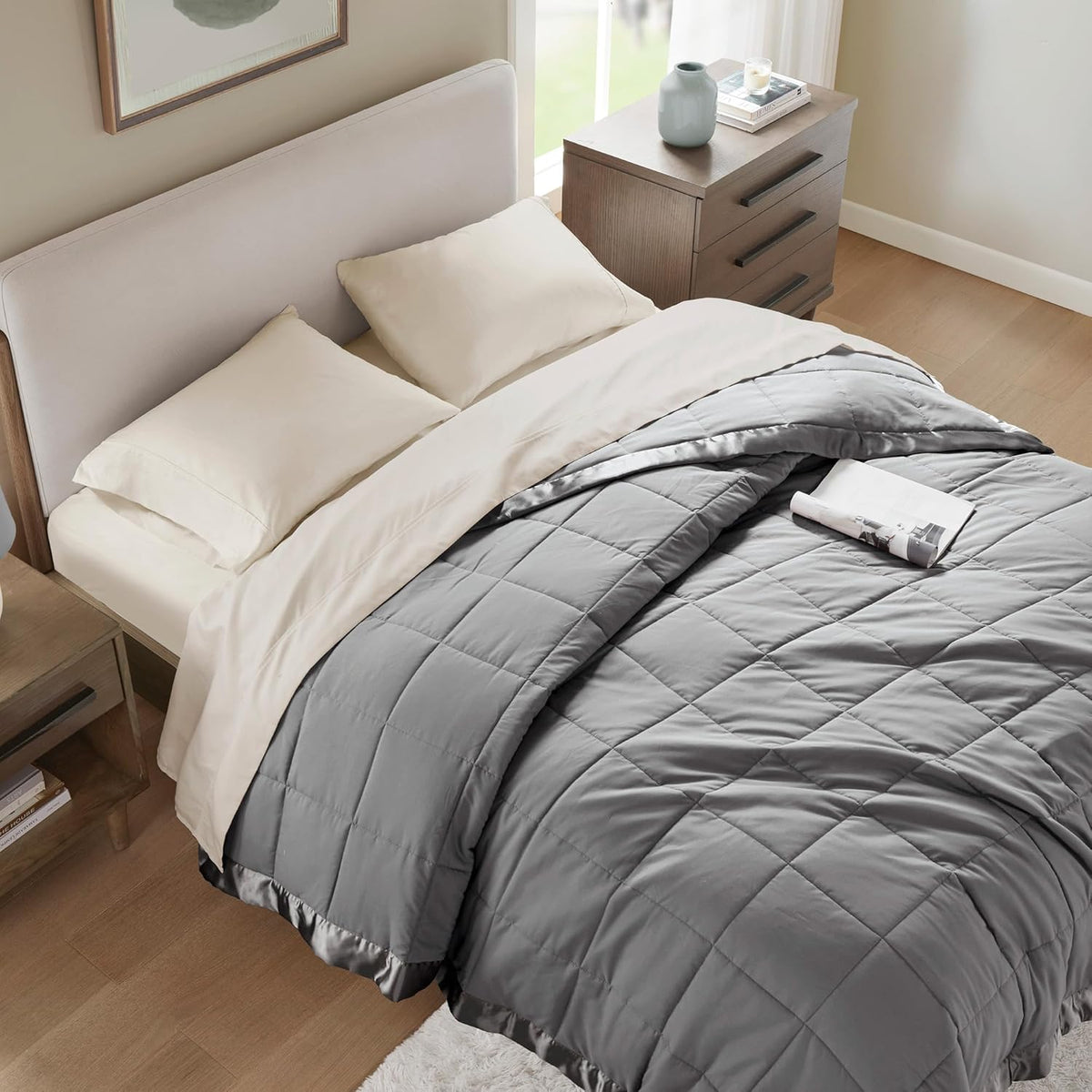 Cooling Blanket Moisture-Wicking Microfiber Down Alternative