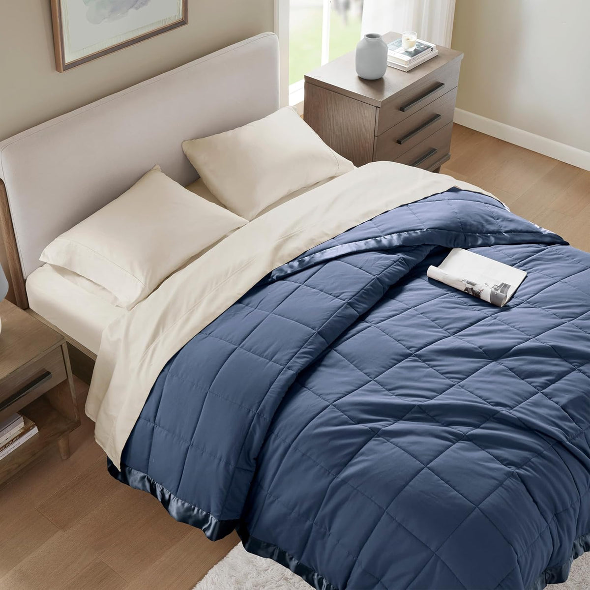 Cooling Blanket Moisture-Wicking Microfiber Down Alternative