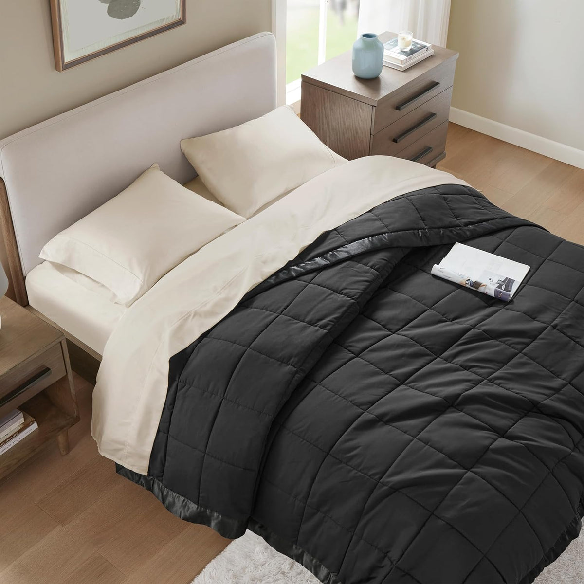 Cooling Blanket Moisture-Wicking Microfiber Down Alternative