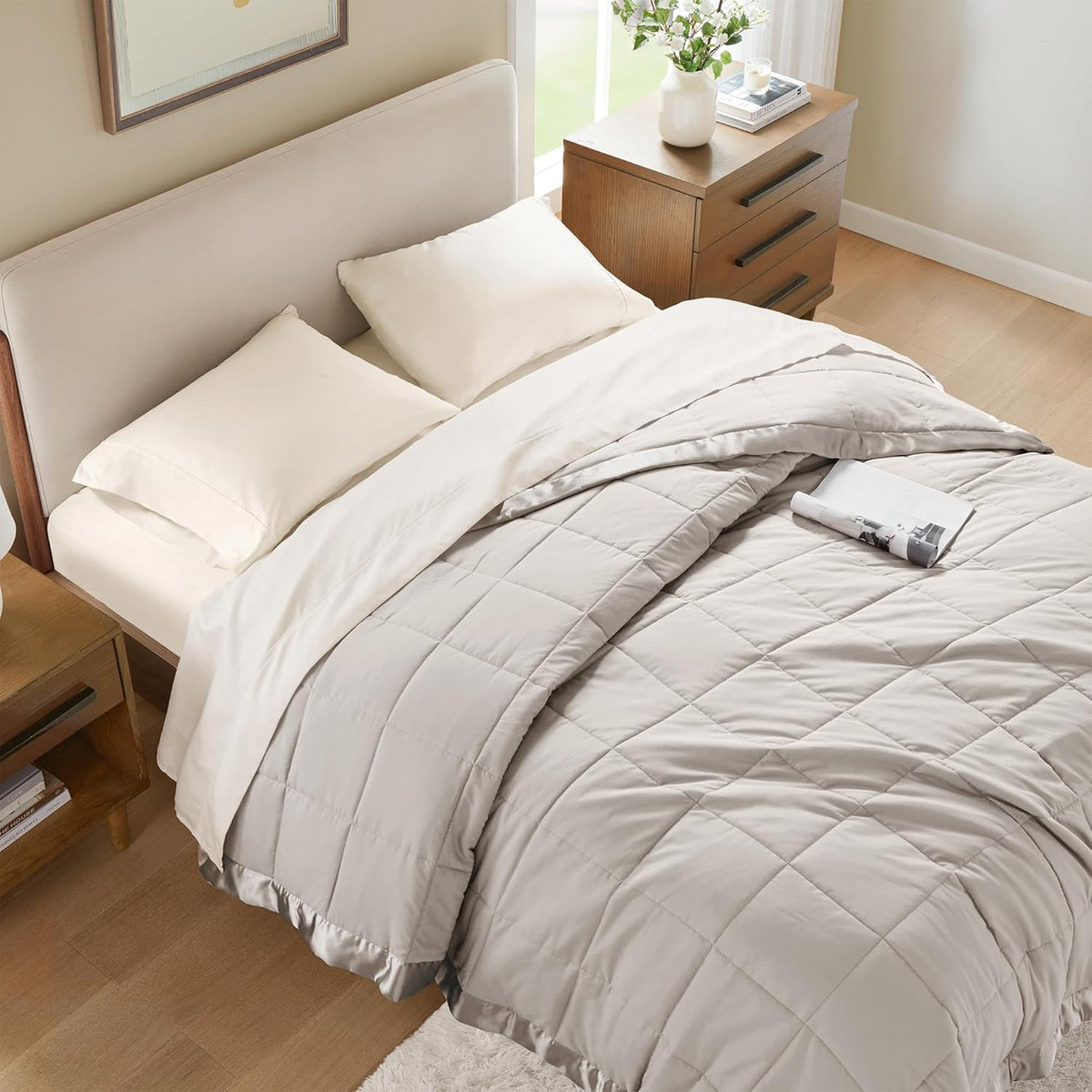 Cooling Blanket Moisture-Wicking Microfiber Down Alternative
