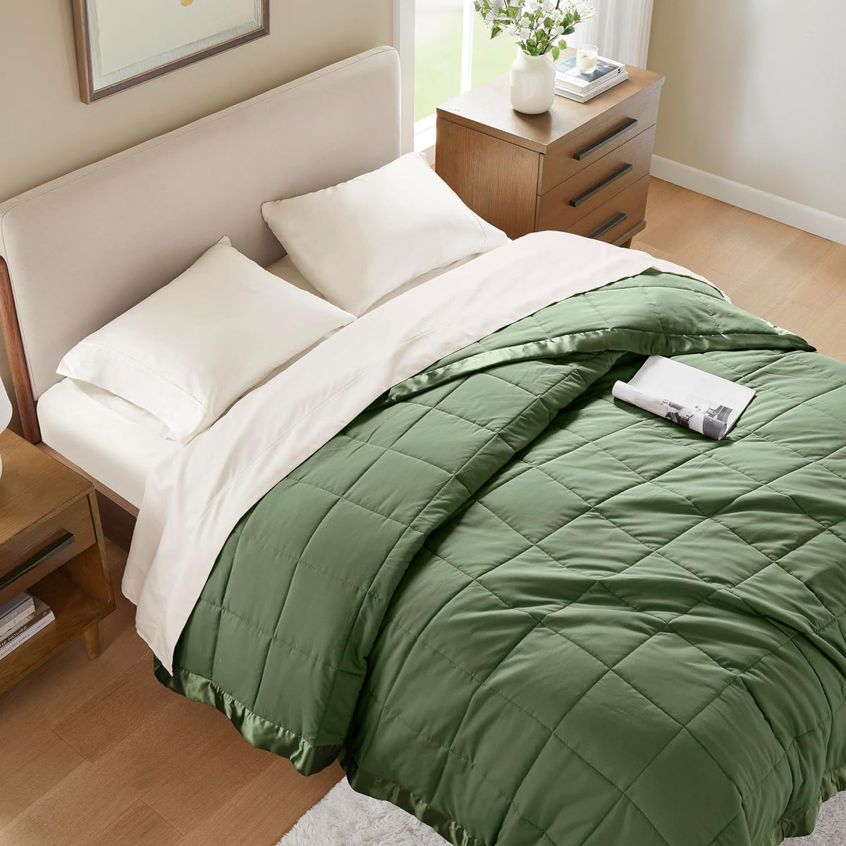 Cooling Blanket Moisture-Wicking Microfiber Down Alternative