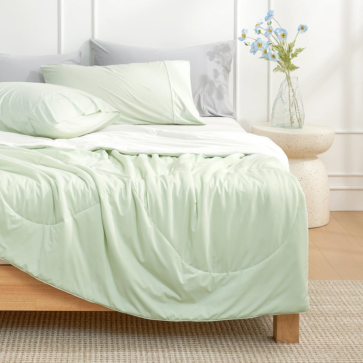 Cooling Comforter Japanese Cooling Fabric Lightweight & Breathable