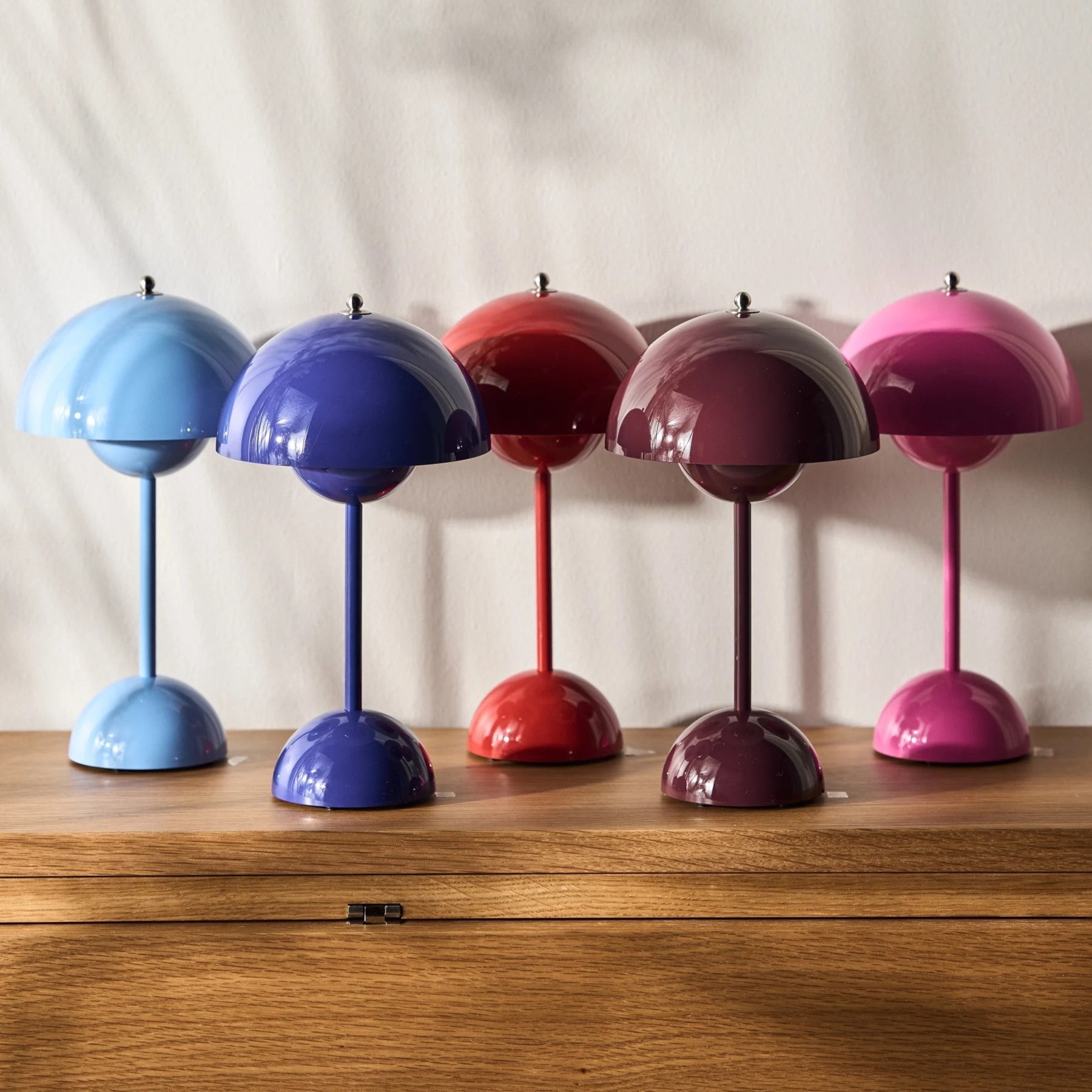Cordless USB Rechargeable Warm LED Table Lamp