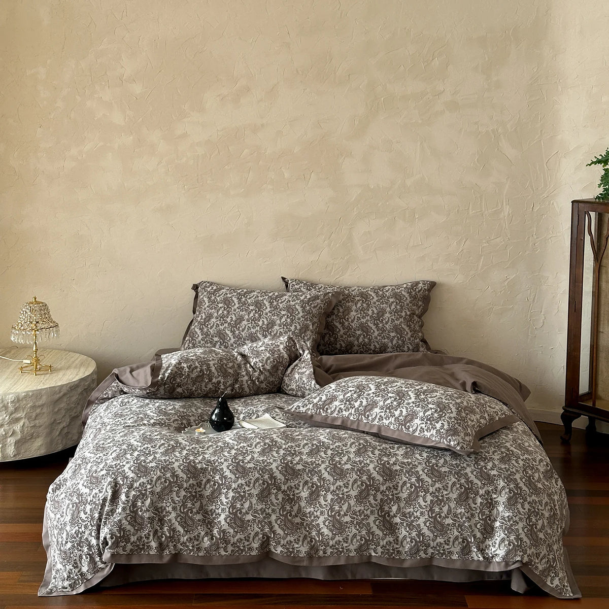 Cotton Bedding Set Jacquard Weave Year-Round Comfort