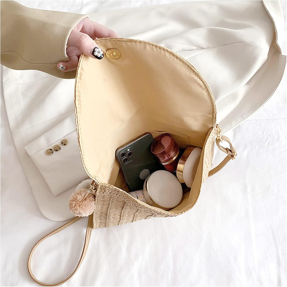 Crossbody Bag Woven Raffia Adjustable Strap Magnetic Closure