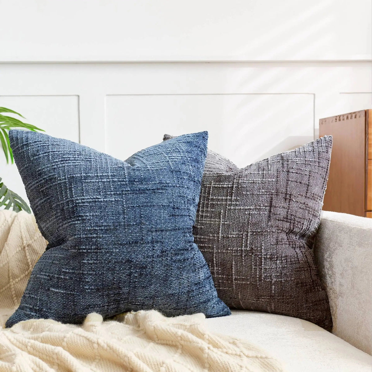Cushion Cover Chenille Texture & Bamboo Structure