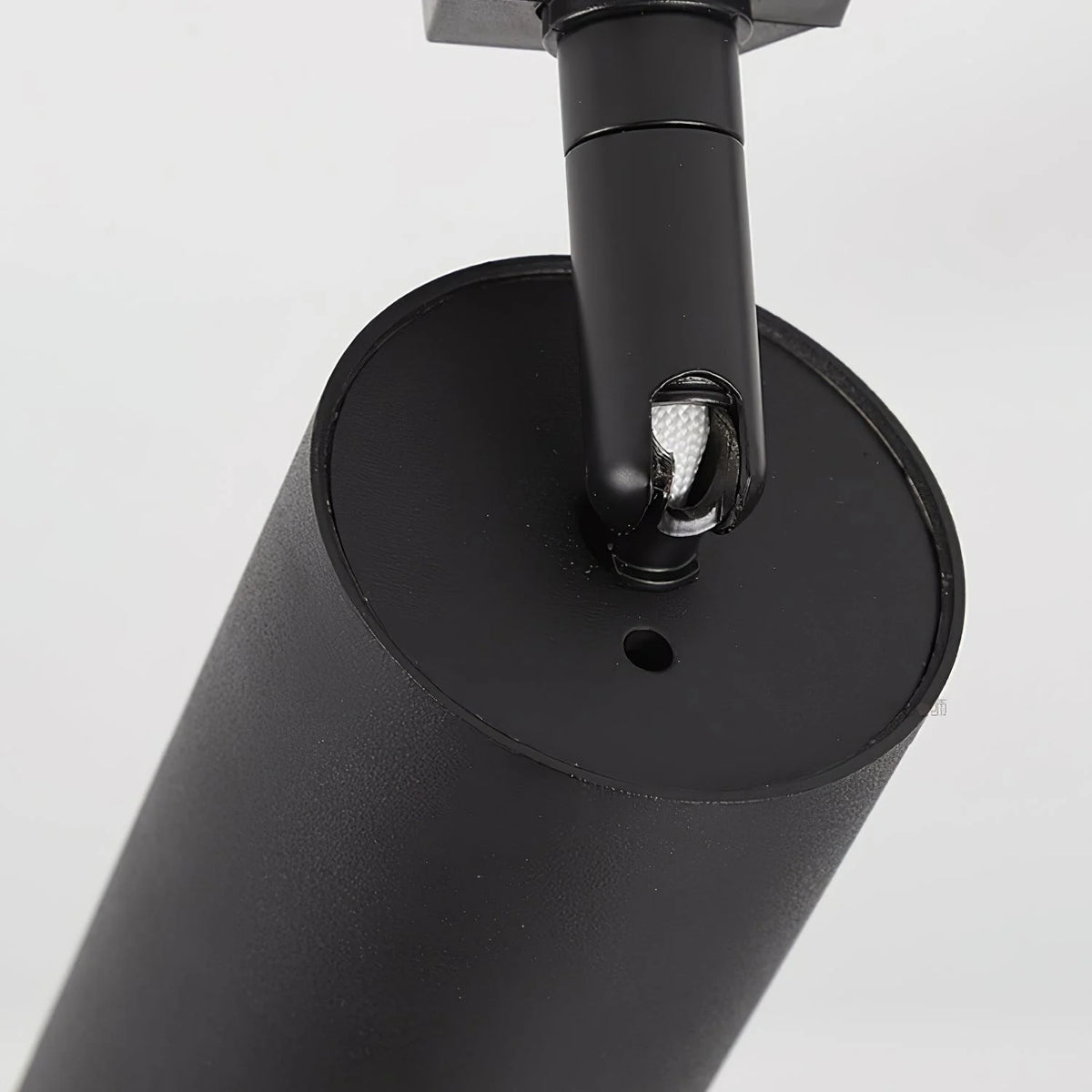 Cylinder Track Light 30° Focused Beam Integrated LED