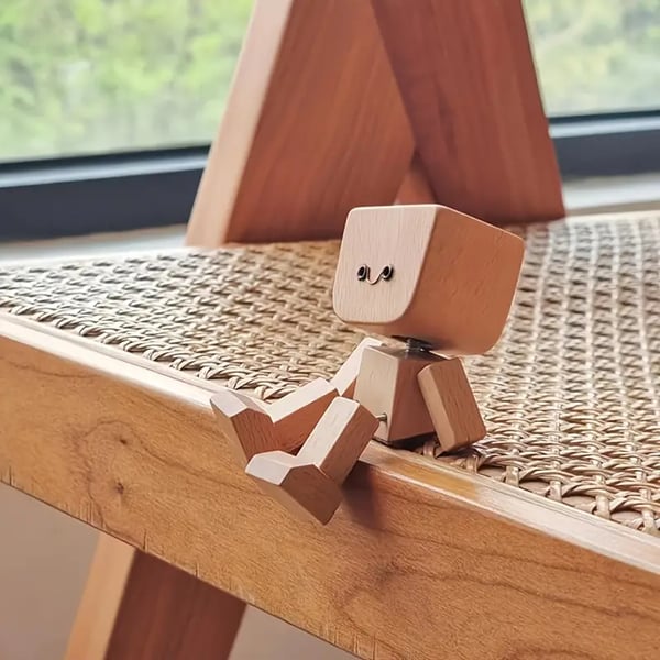 Decorative Figurine Natural Wood Wobbling Motion 12 Magnetic Faces