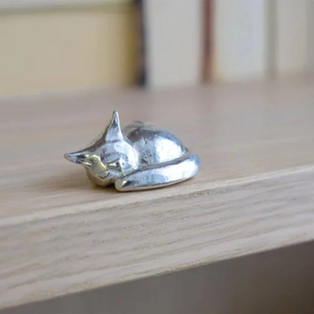 Decorative Sculpture Metal Silver Compact Tabletop