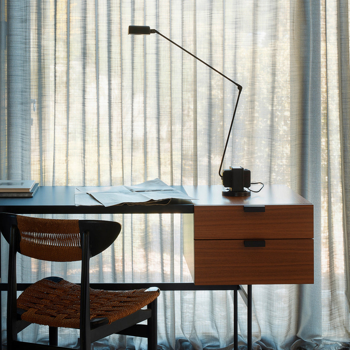 Desk Lamp Articulated Arm Stepless Dimming & Color Temp