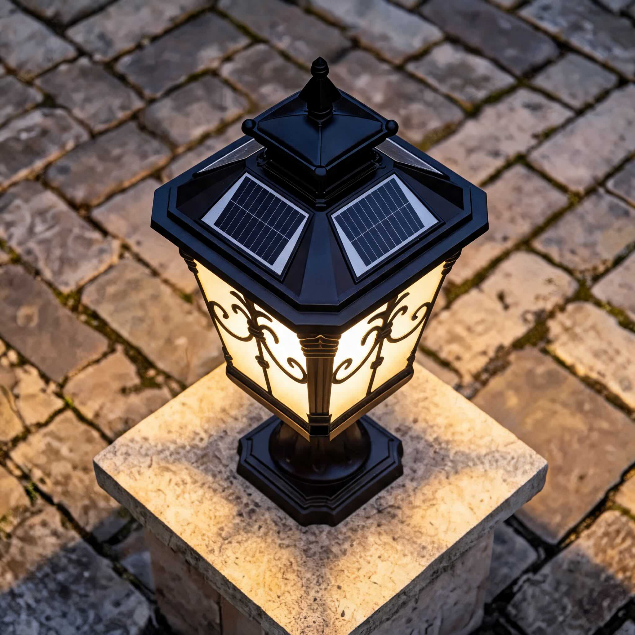 Die-Cast Aluminum Victorian Solar & Hardwired Fence Post Light