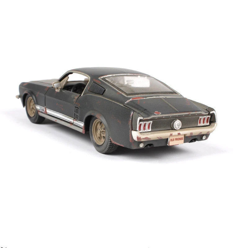 Die-Cast Collectible Car 1:24 Scale Zinc Alloy