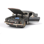 Die-Cast Collectible Car 1:24 Scale Zinc Alloy