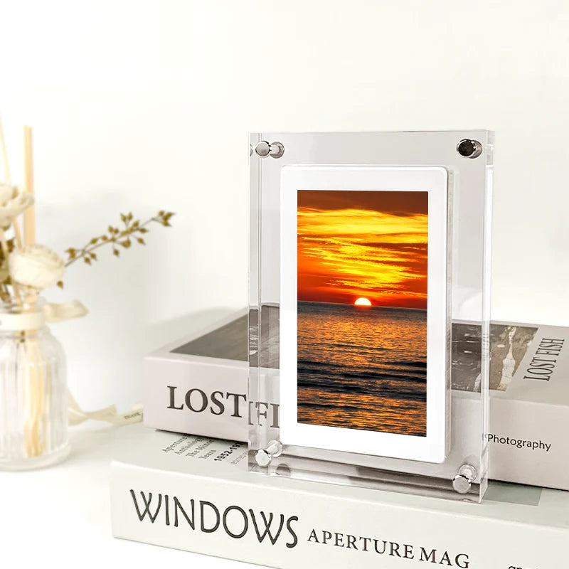 Digital Picture Frame Auto-Play USB-C Expandable Memory