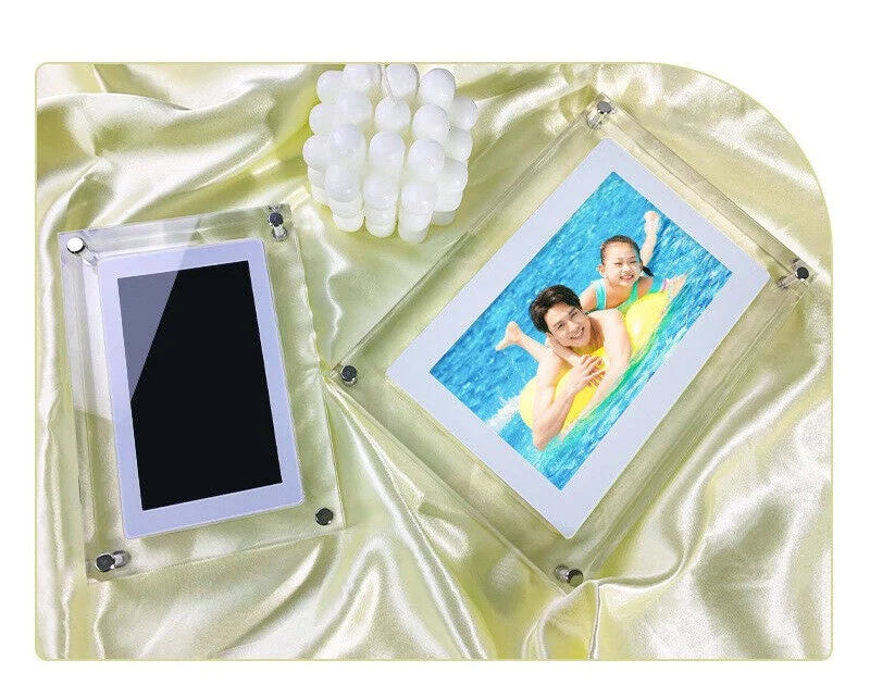 Digital Picture Frame Auto-Play USB-C Expandable Memory