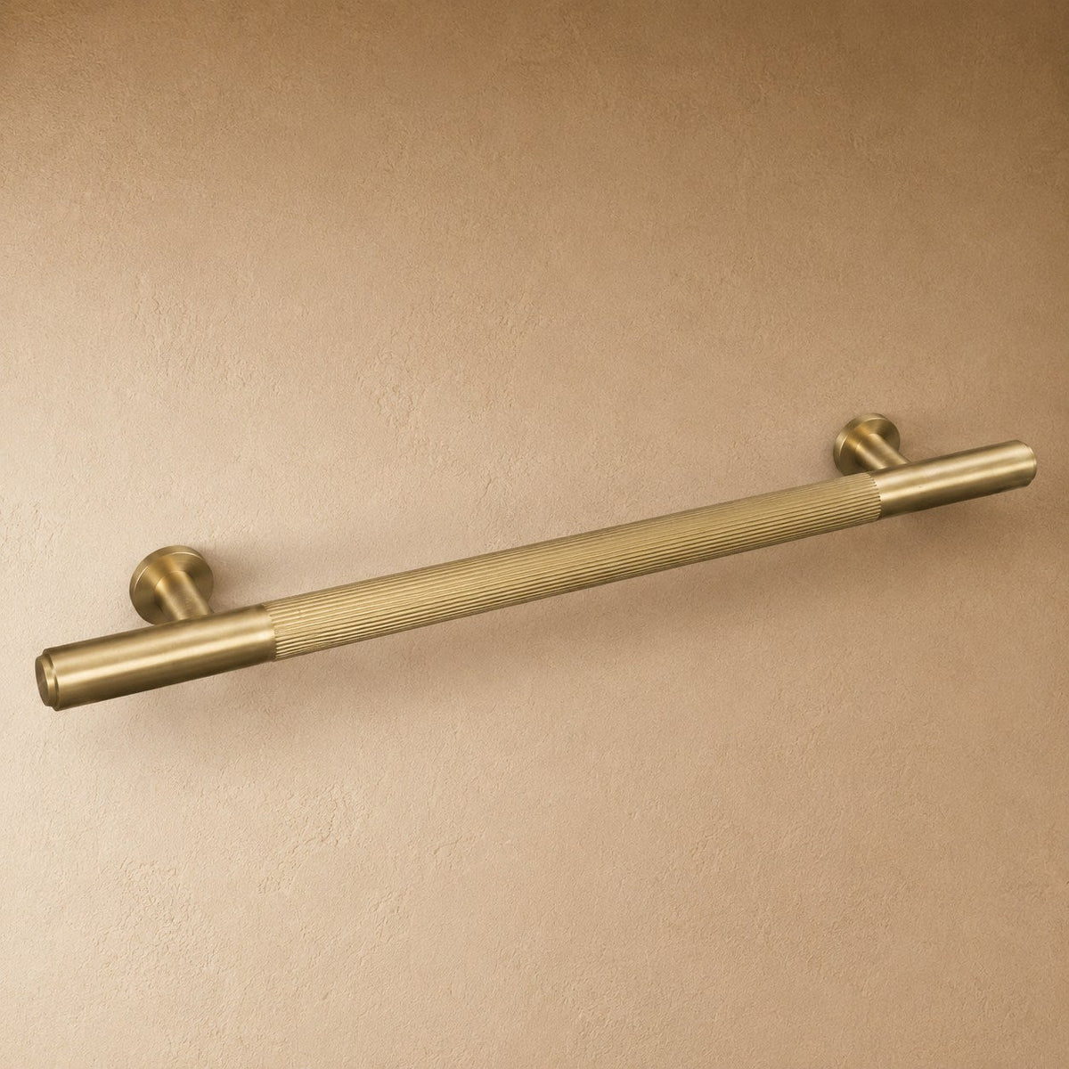 Durable Metal Ergonomic Door Knobs & Pulls (Set)