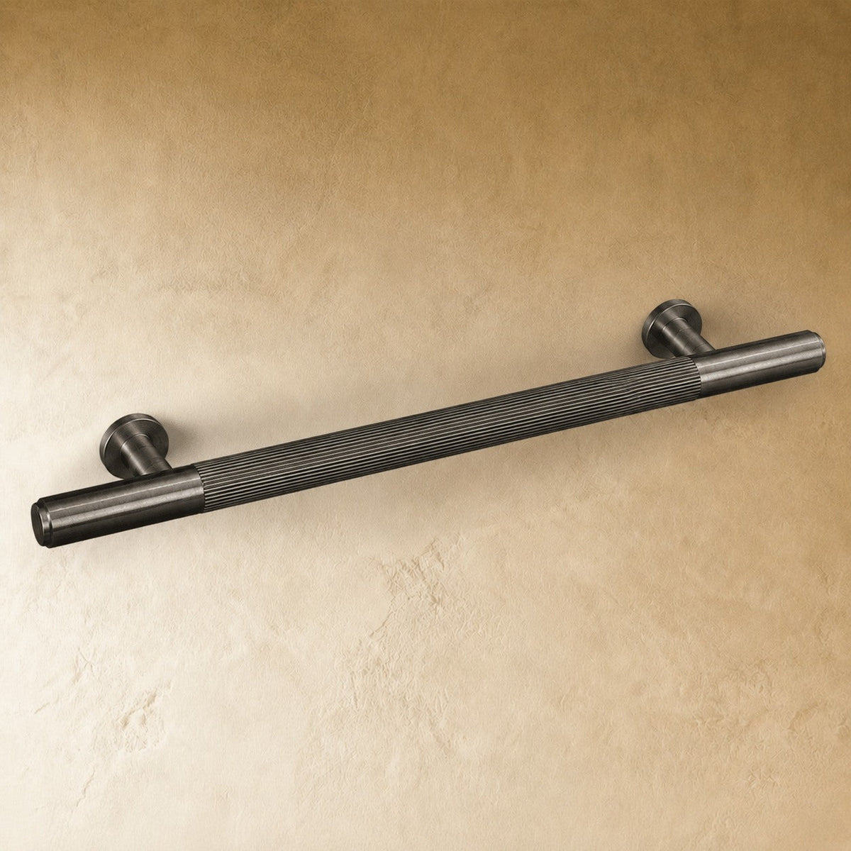 Durable Metal Ergonomic Door Knobs & Pulls (Set)