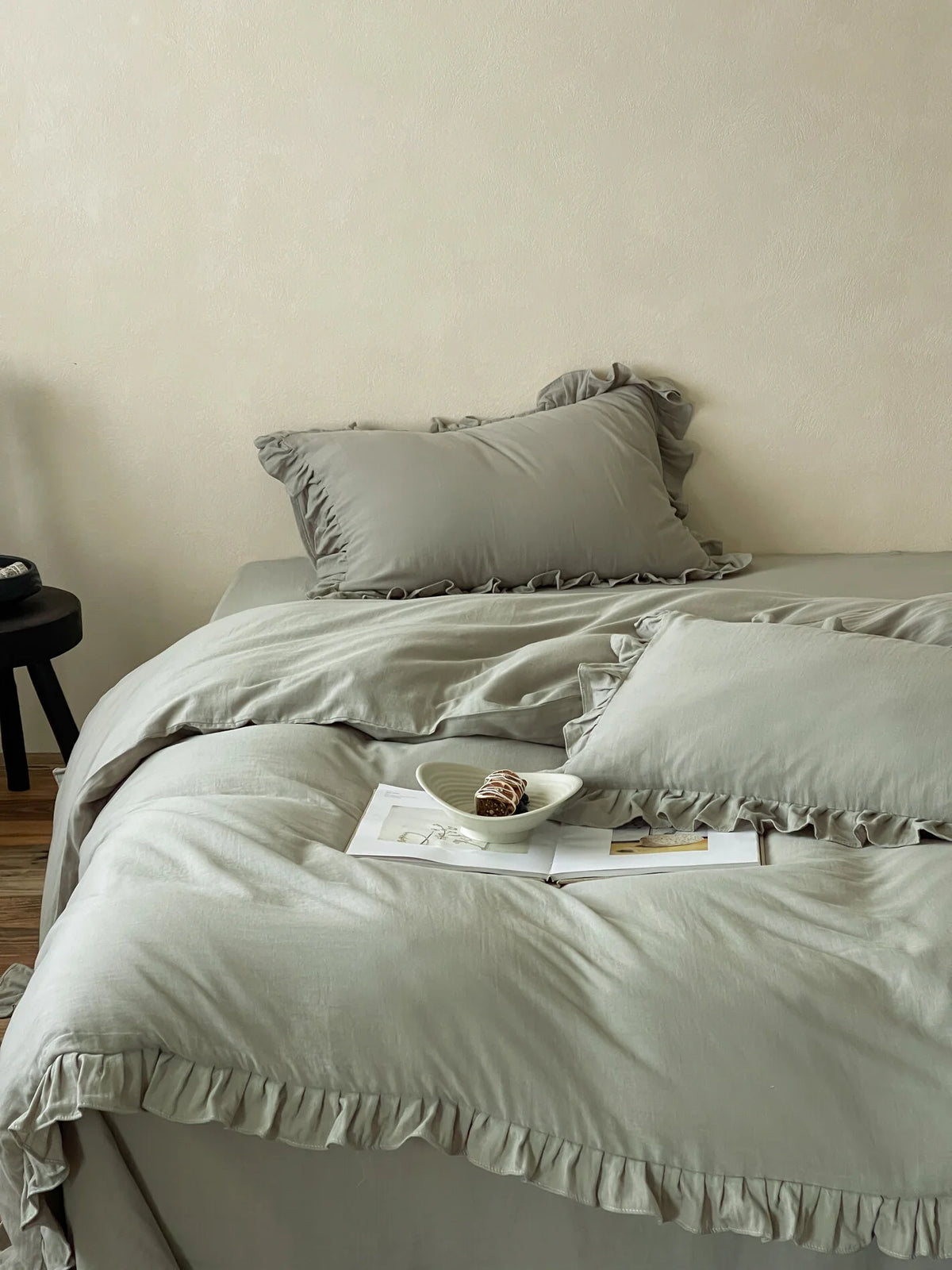 Duvet Cover & Pillowcase Set Cotton-Linen Blend Ruffled Edge