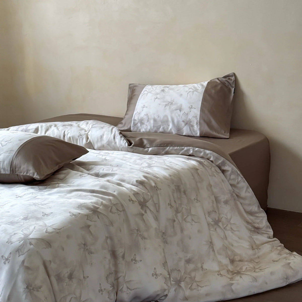 Duvet Cover Set Cotton Satin Butterfly Jacquard Concealed Zipper