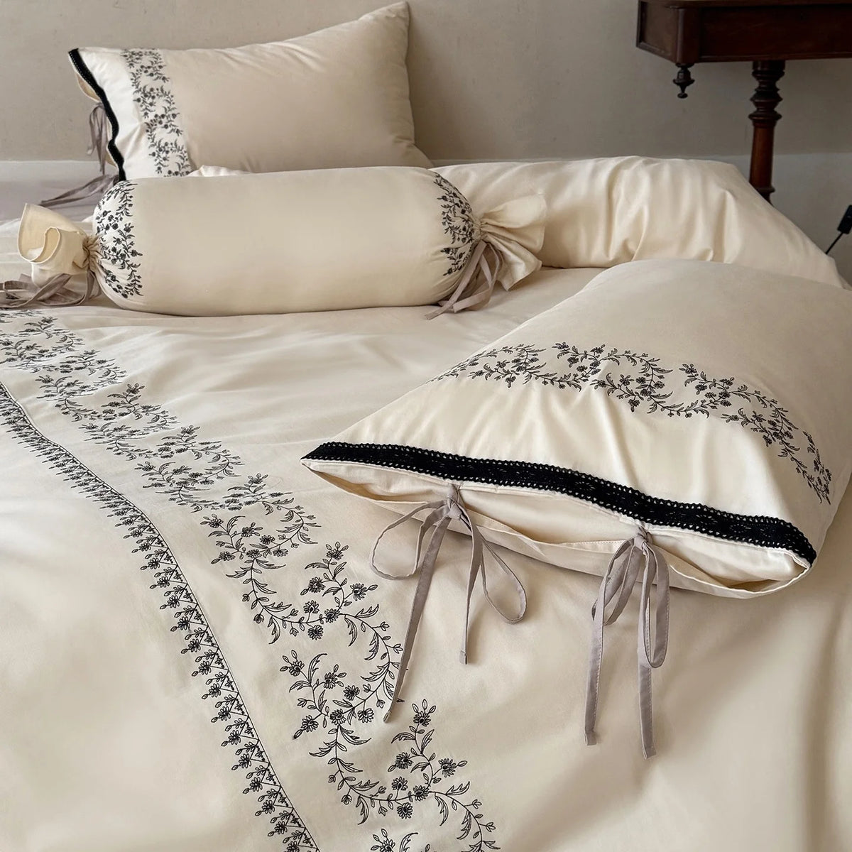 Duvet Cover Set Embroidered Border Cotton Blend Secure Ties
