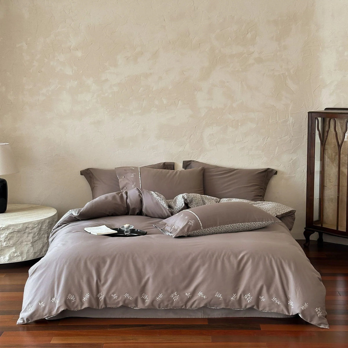 Duvet Cover Set Mako Satin Leaf Embroidery
