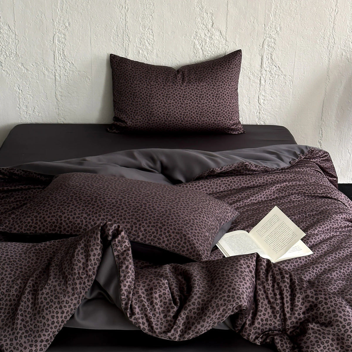 Duvet Cover Set Reversible Satin Leopard Pattern