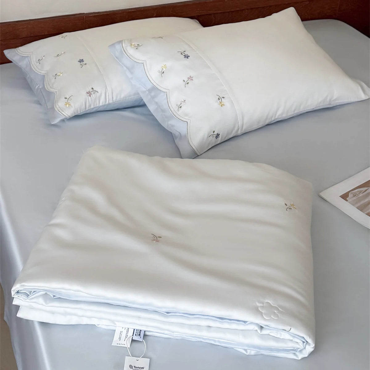 Duvet Cover Set Satin Floral Embroidery & Hidden Zipper