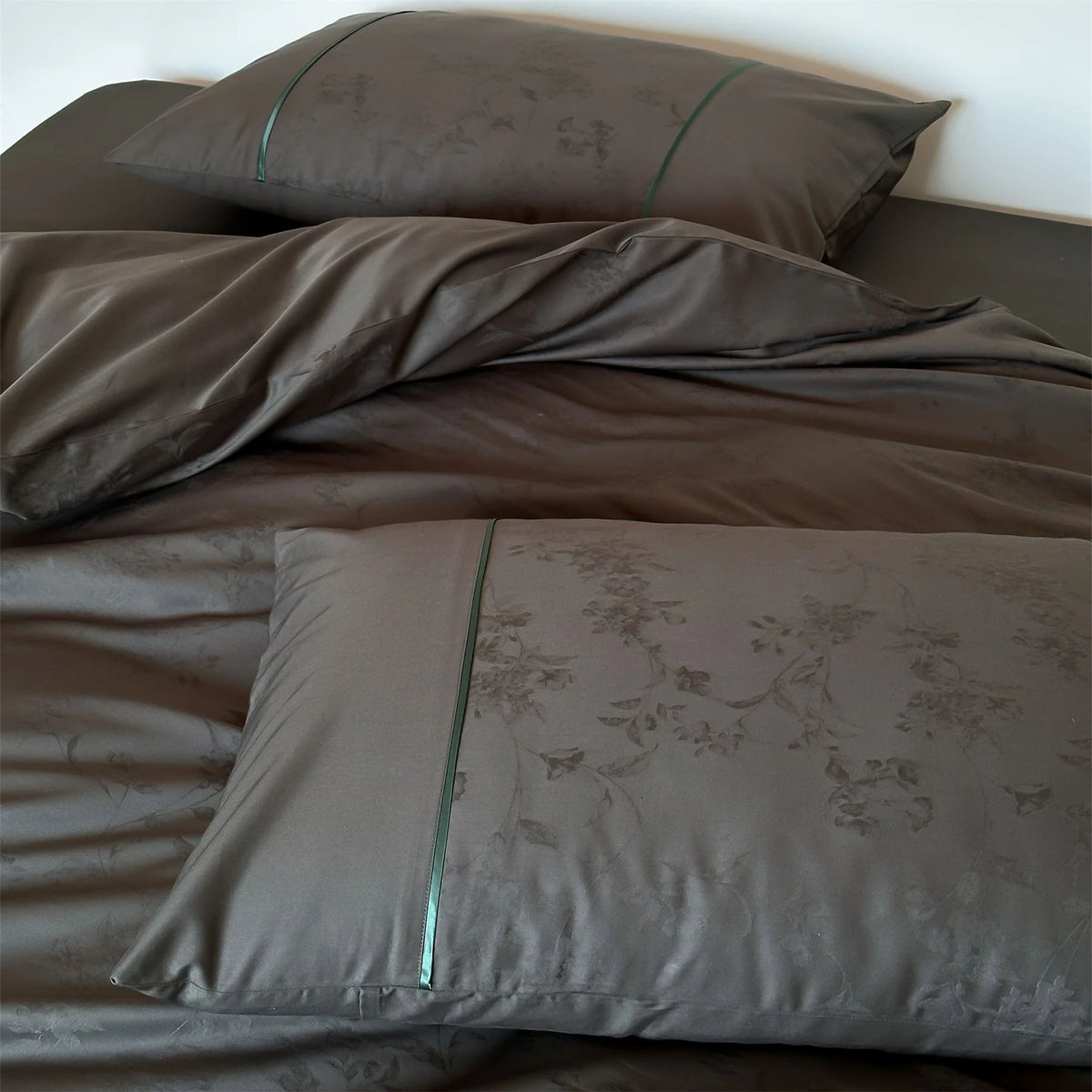 Duvet Cover Set Satin Floral Jacquard Contrast Piping 4-Piece