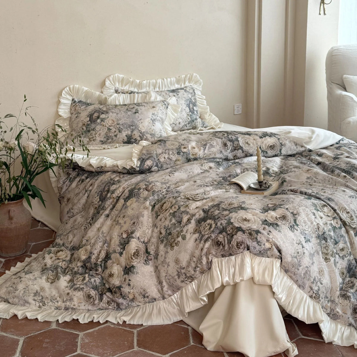 Duvet Cover Set Satin Floral Jacquard Includes Pillow Shams