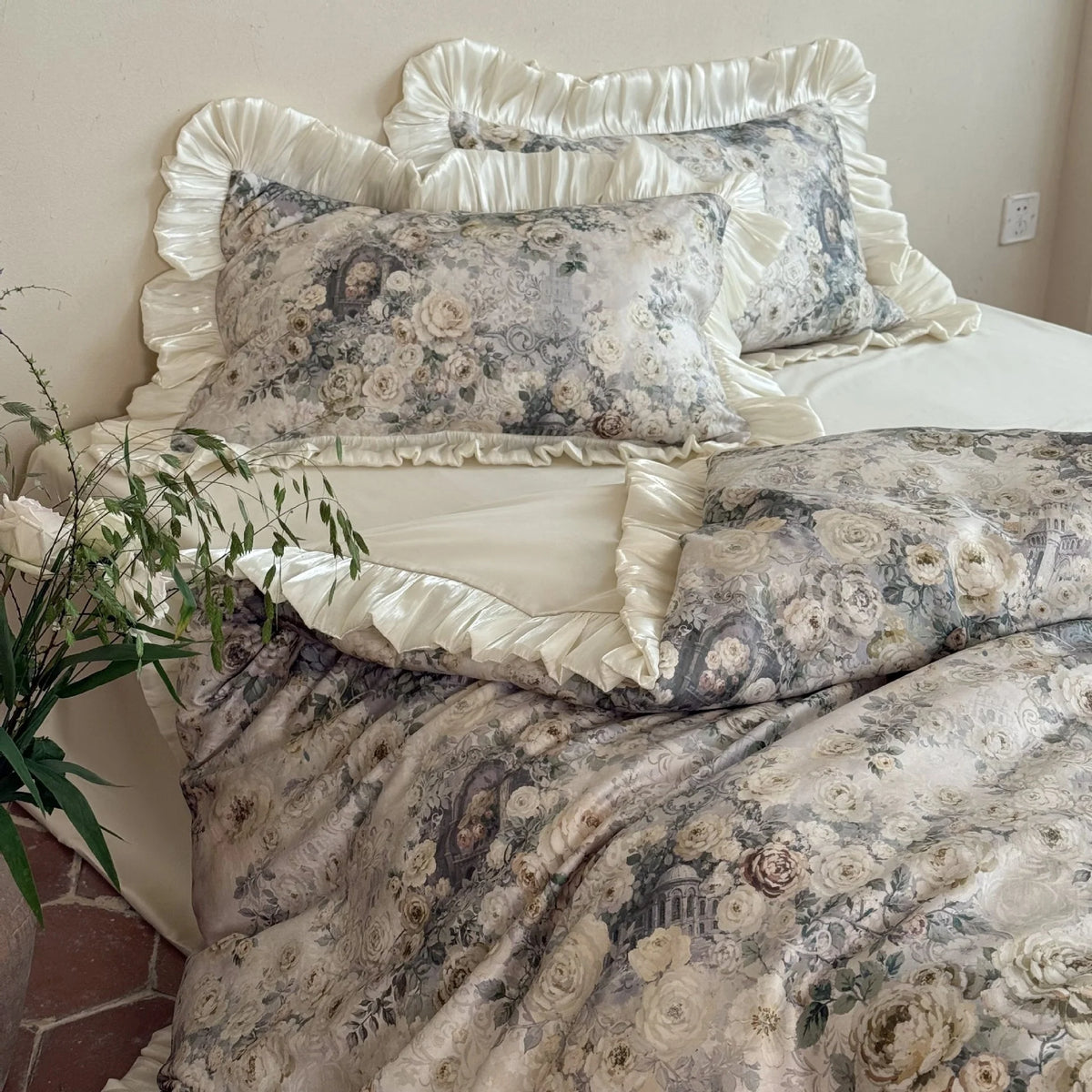 Duvet Cover Set Satin Floral Jacquard Includes Pillow Shams