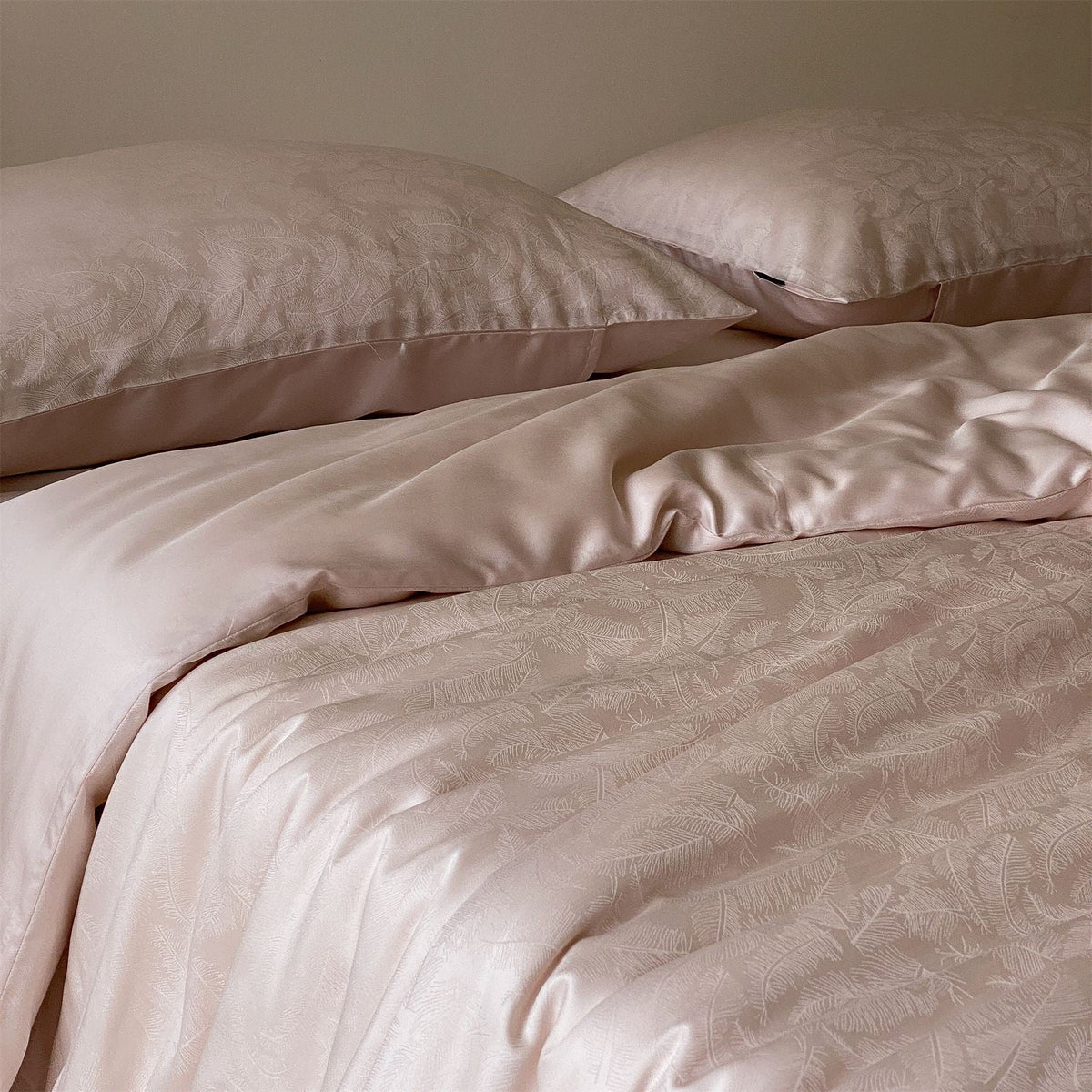 Duvet Cover Set Satin Jacquard Silky-Soft Hidden Zipper