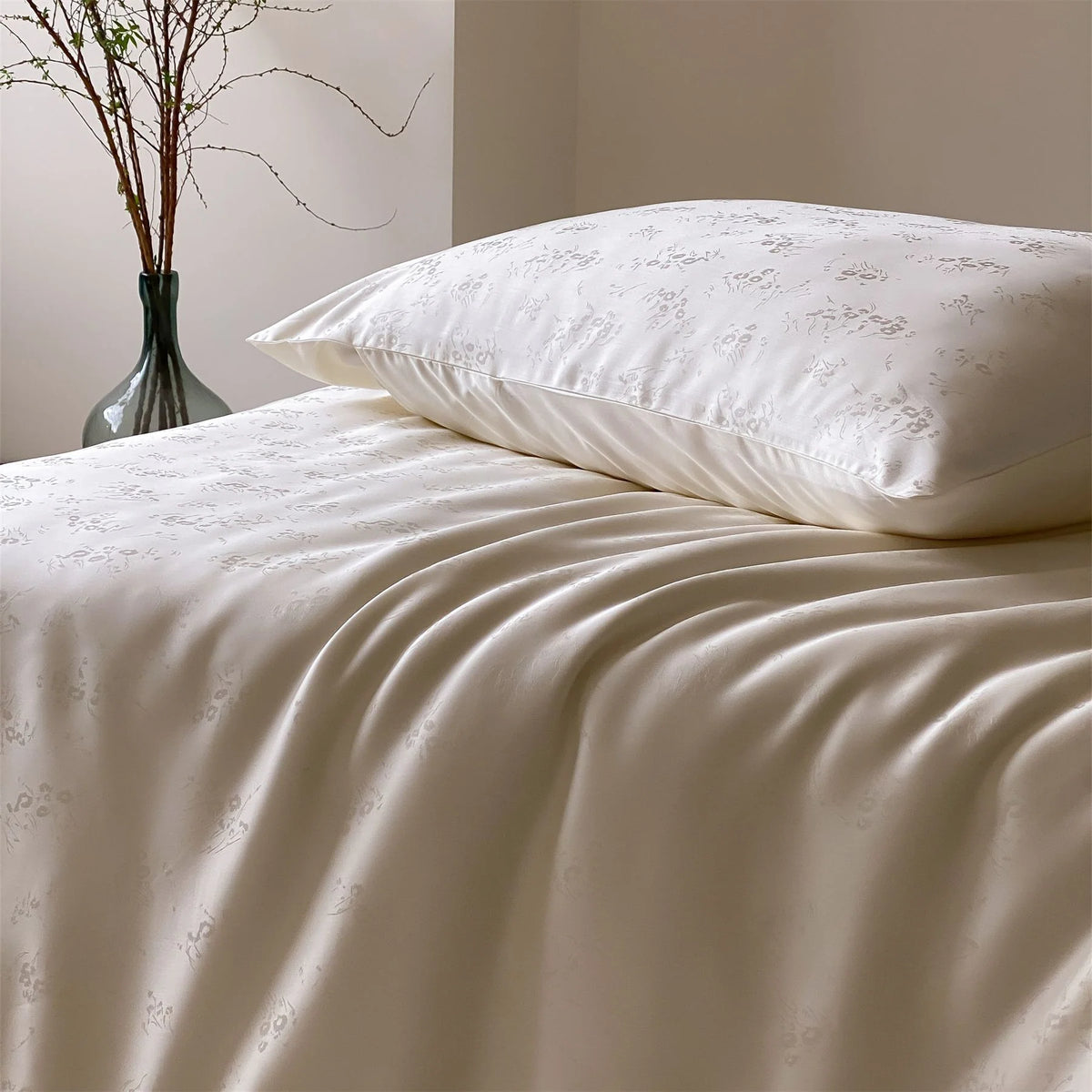 Duvet Cover Set Satin Jacquard Silky-Soft Hidden Zipper