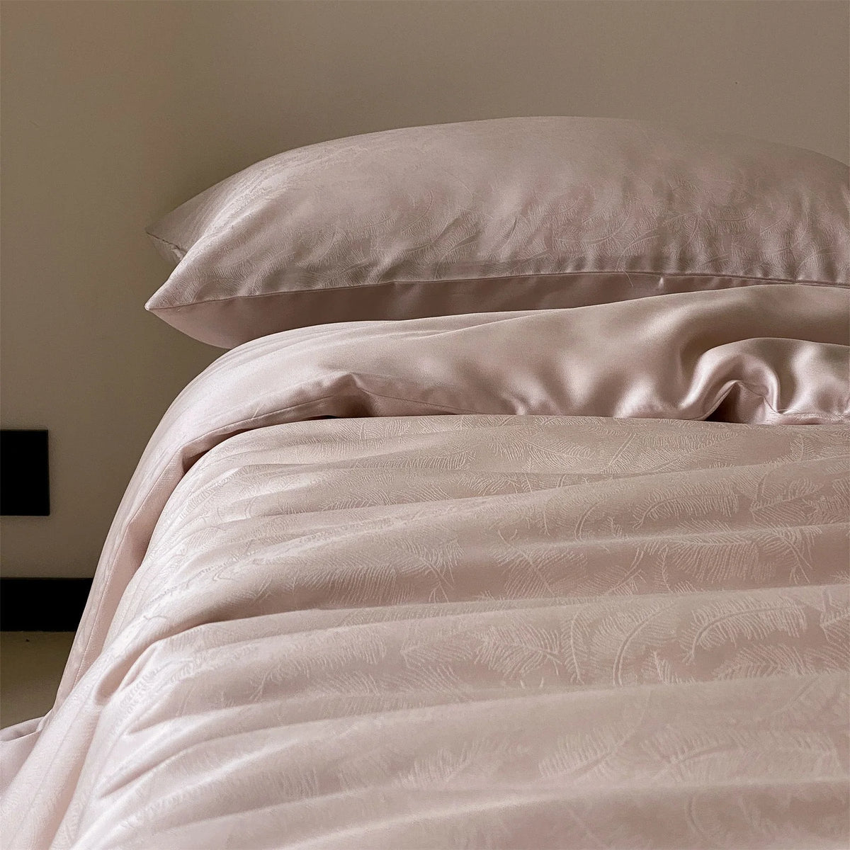 Duvet Cover Set Satin Jacquard Silky-Soft Hidden Zipper