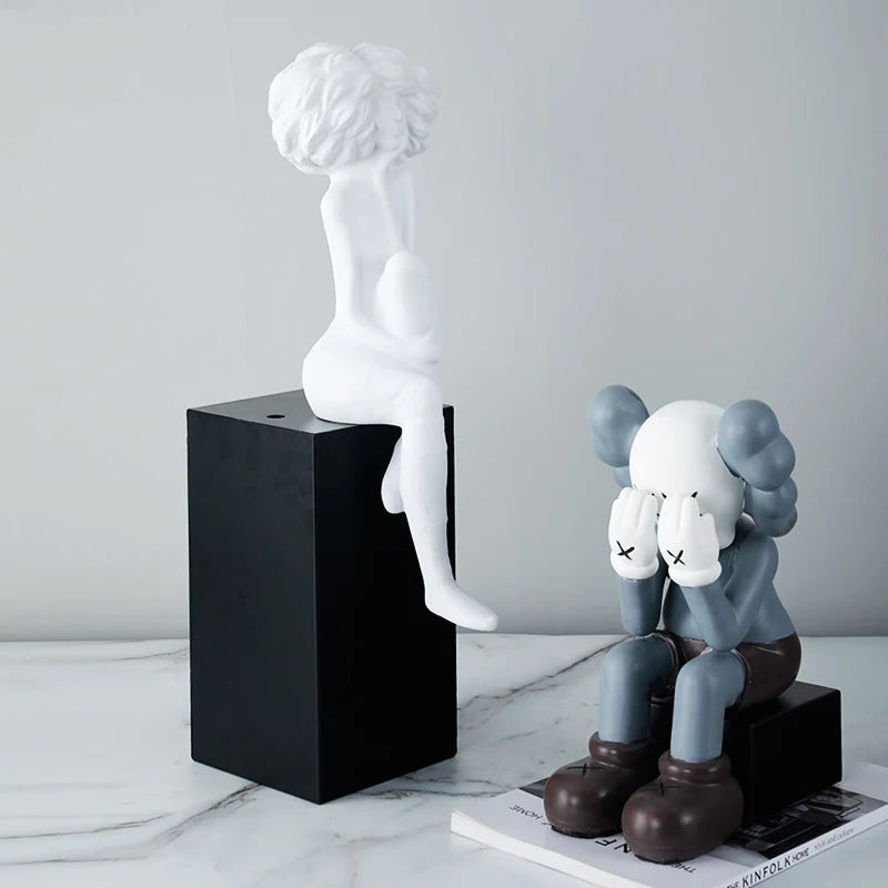 Figurative Sculpture Modern Resin Compact