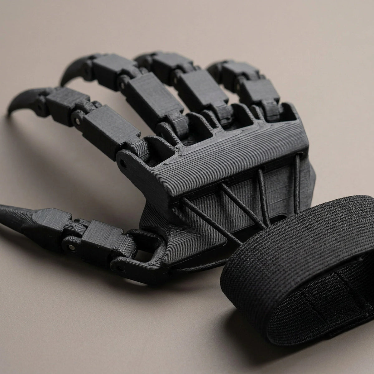 Finger Extensions Articulated Joints Removable Segments & Elastic Strap