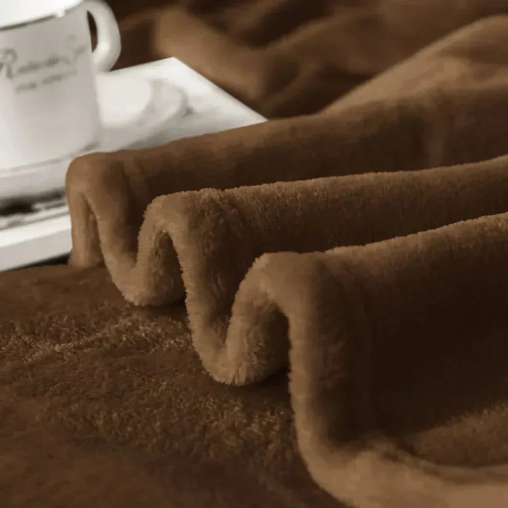 Fleece Throw Blanket Extra-Soft Plush Machine Washable & Lightweight
