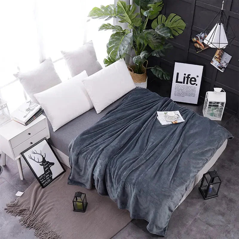 Fleece Throw Blanket Extra-Soft Plush Machine Washable & Lightweight