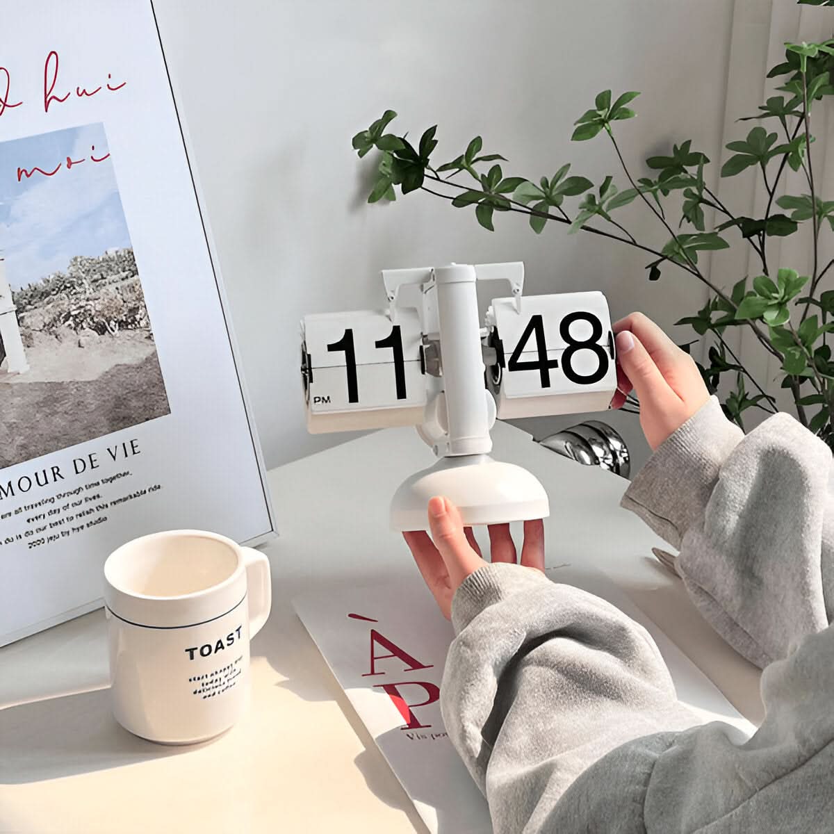 Flip Clock Retro Automatic & Silent Large Readable Digits