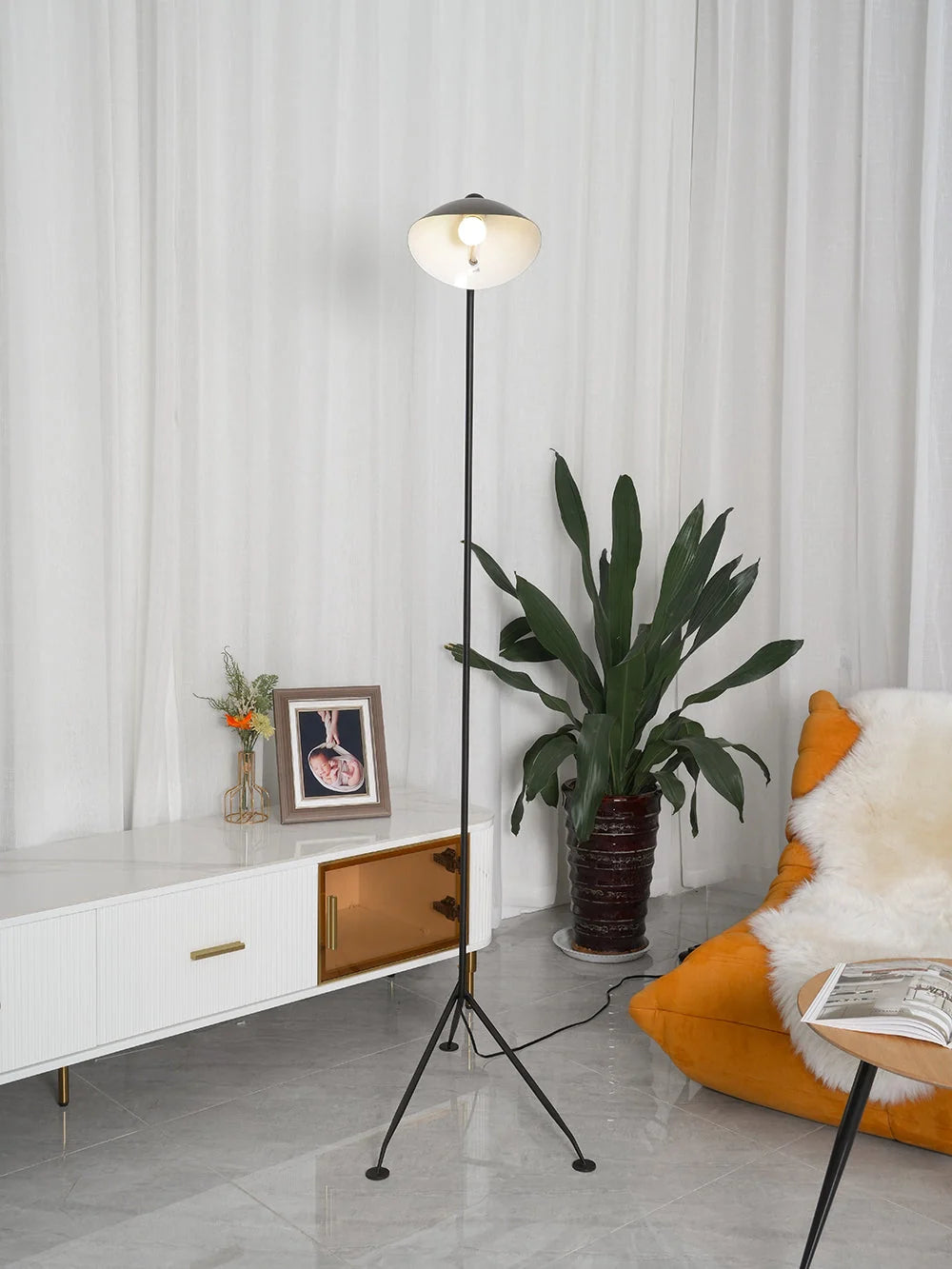 Floor Lamp Adjustable Spotlight Tripod Base
