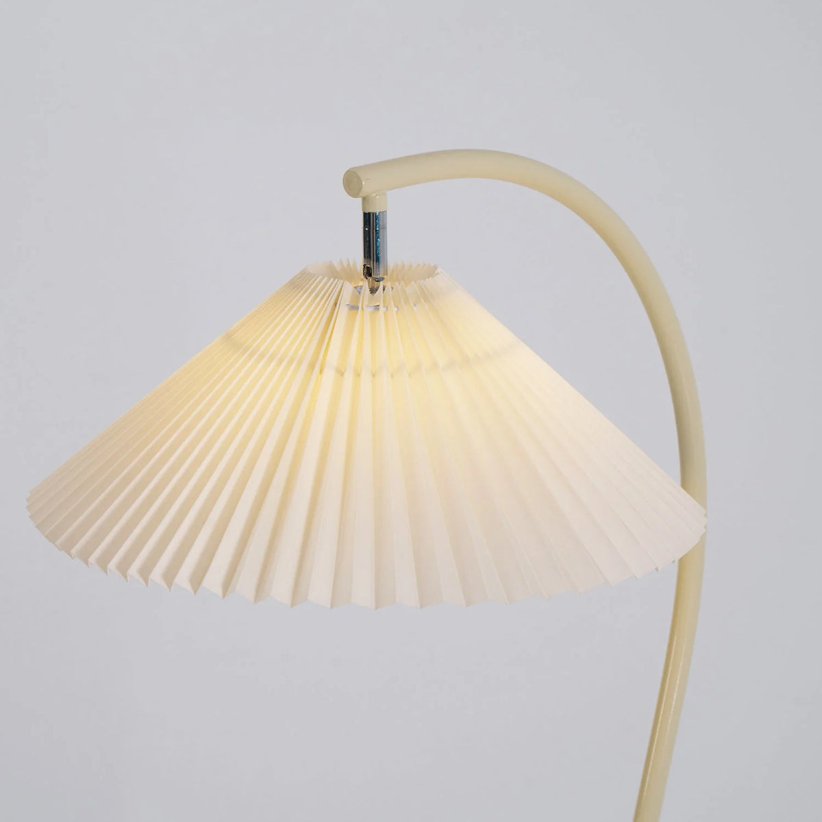 Floor Lamp Hand-Pleated Shade Dimmable Iron Base